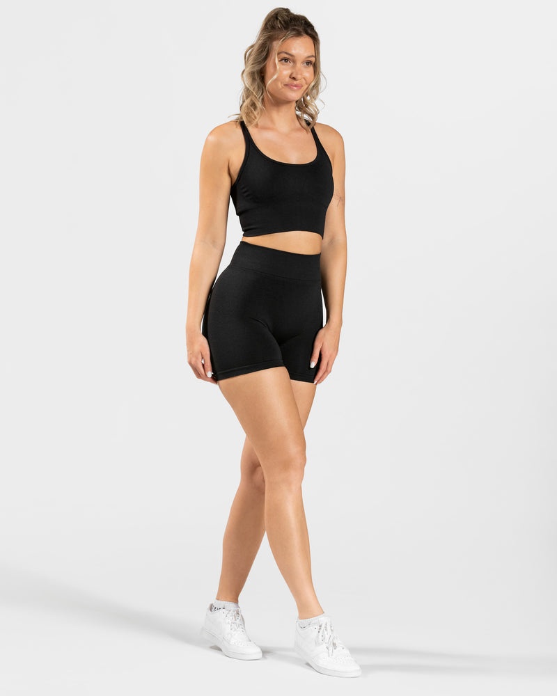 Teveo Statement Scrunch Short Black | OUBL1668