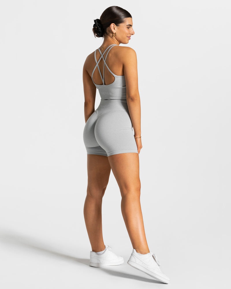 Teveo Statement Scrunch Short Light Grey | YUBI9874